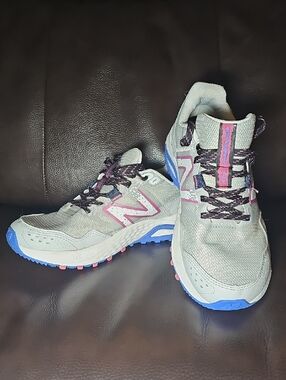 New Balance Women Gray Pink and Blue Trail Running Sneakers 410v8 Size 6.5
